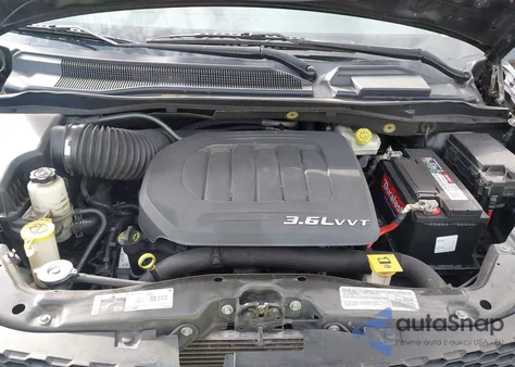 2017 Dodge Grand Caravan Sxt z USA, uszkodzony, nr VIN 2C4RDGCG2HR857371